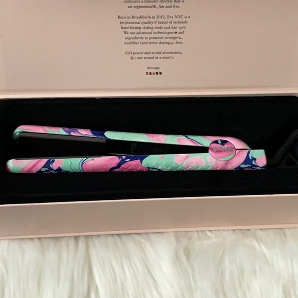EVA NYC Ceramic Styling Iron 1.25" in Pastel Marbl - Picture 2 of 6